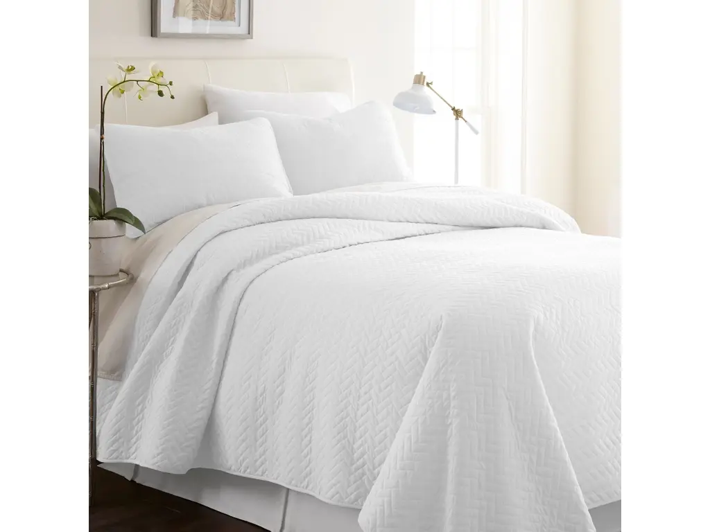 Ienjoy Home Herring Patterned Twin/twin Xl Quilted Coverlet Set