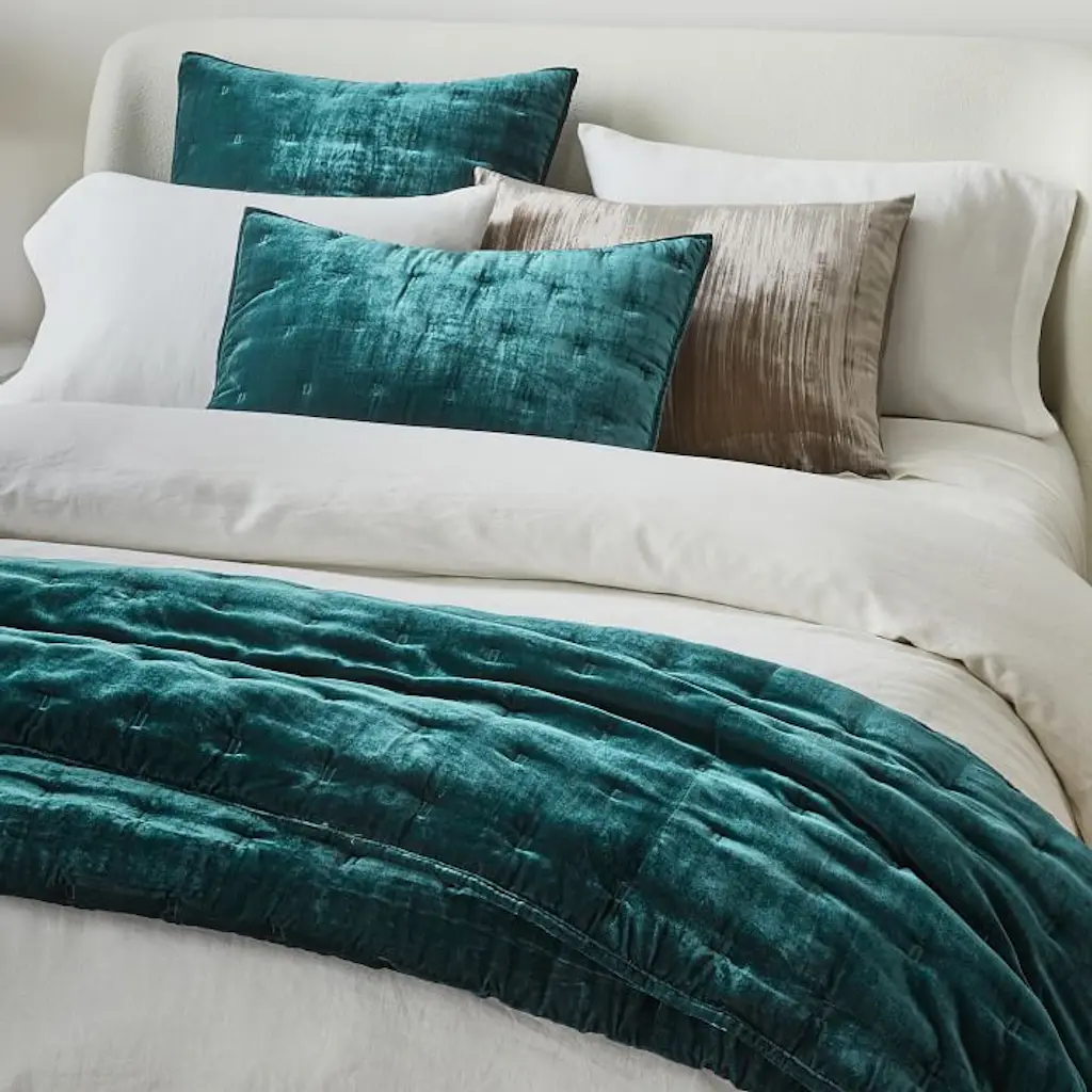 West Elm Lush Velvet Tack Stitch King outlet Quilt and Shams