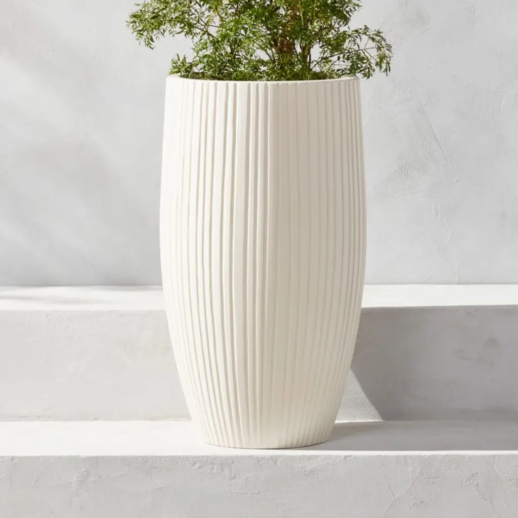 Zadie White Resin Indoor/outdoor Planter Medium