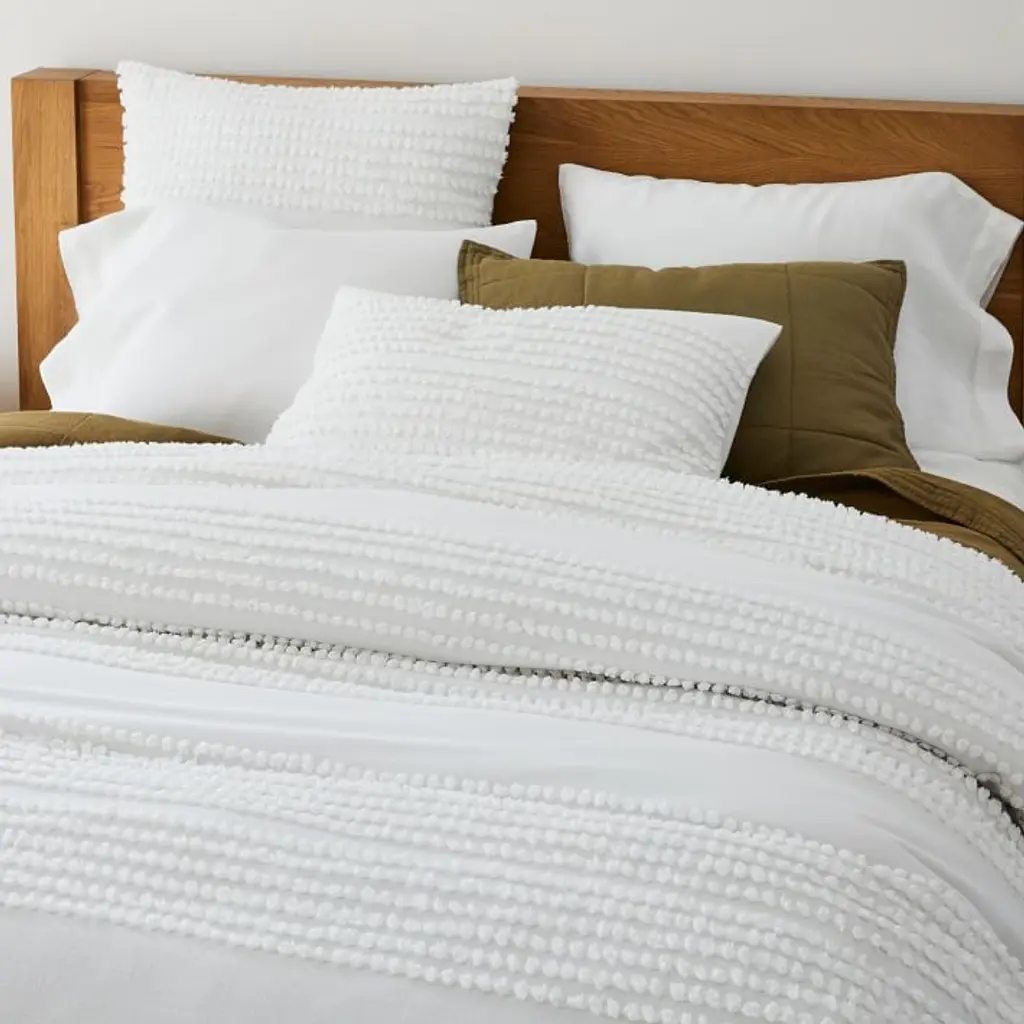 West Elm Candlewick selling Duvet