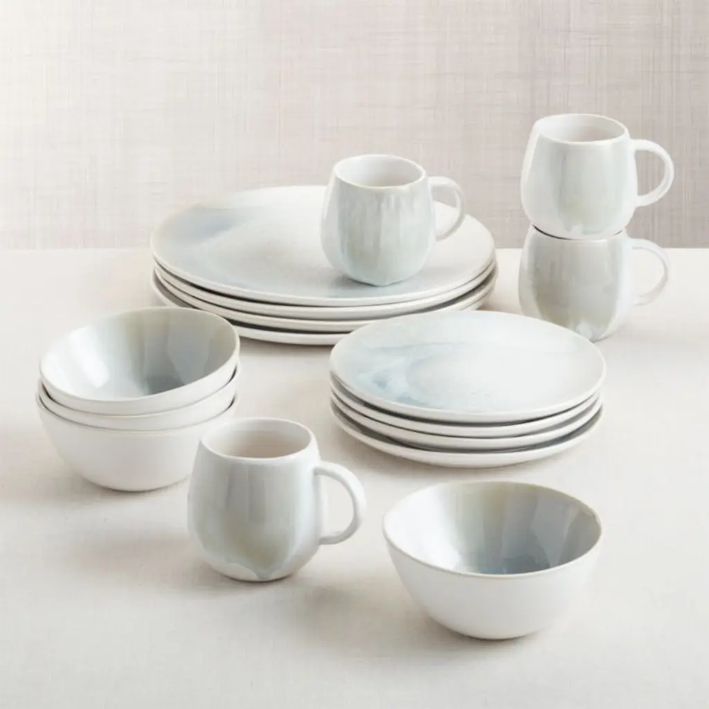 Ora Stoneware Dinnerware 16-Piece Set