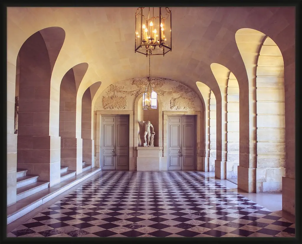 Lillian August, Golden Hall