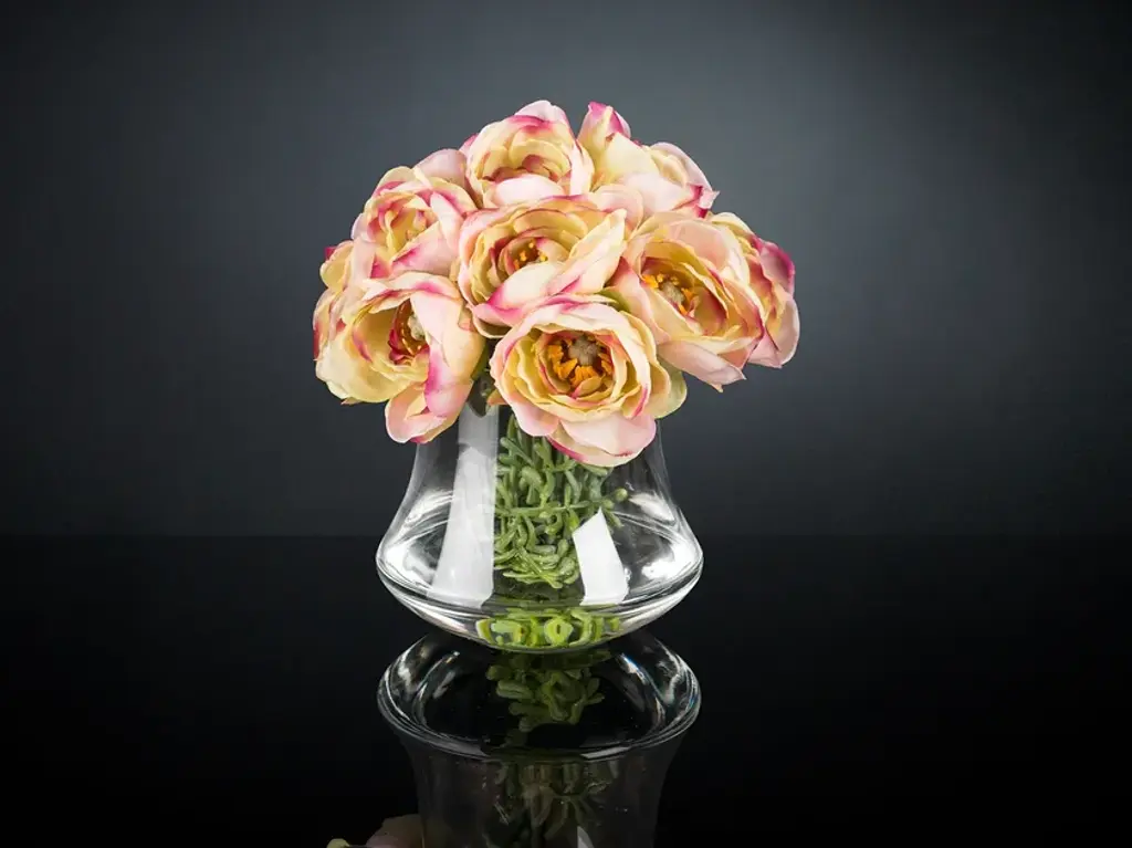 Eternity Minimes Ranuncolo Bouquet