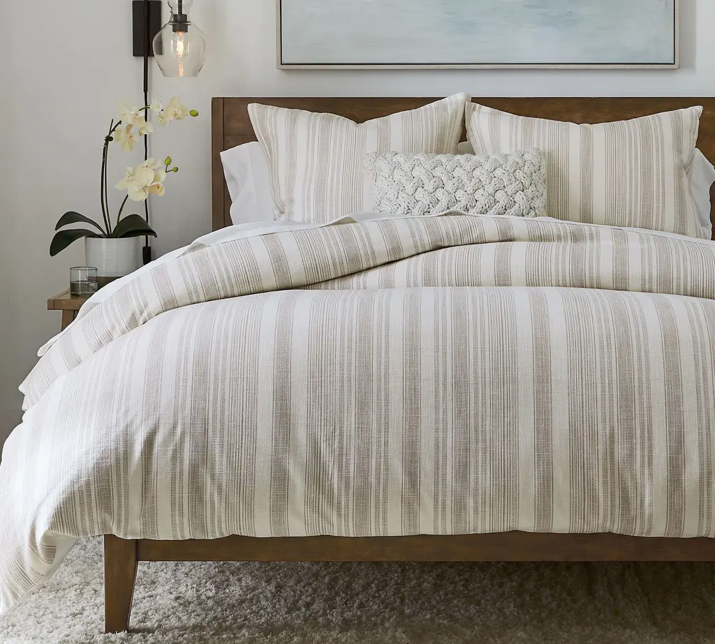 Pottery Barn clayton Striped queen duvet deals & sham